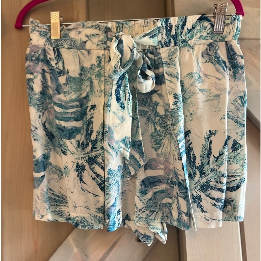 LIKE NEW Hem & Thread Camisole and Short Set - Picture 7 of 11